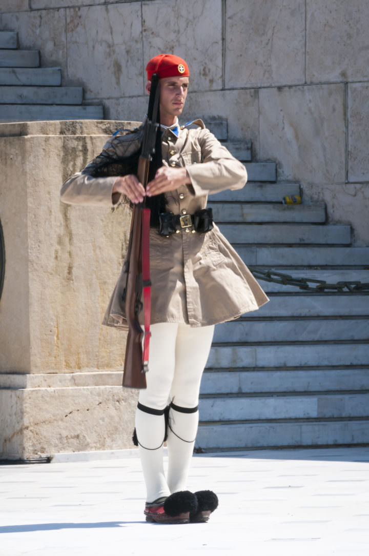 ancient greek soldiers uniform