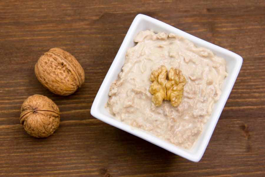 Recipe for Greek Style Walnut Sauce