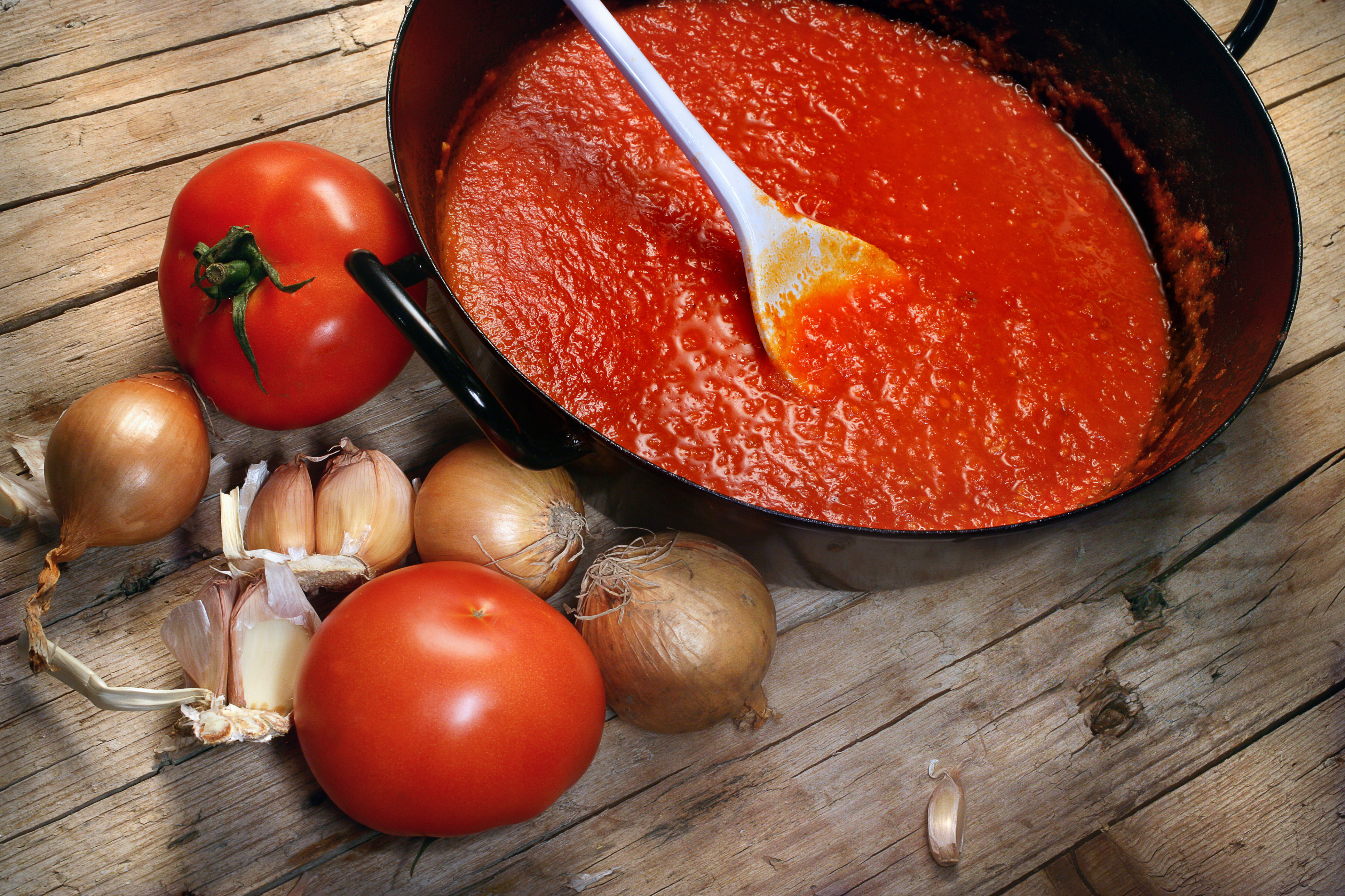 Greek Style Tomato Sauce With Cinnamon