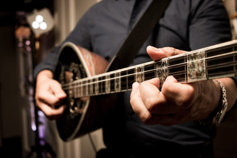 Tips For Going to a Greek Concert (Bouzouki) in Greece