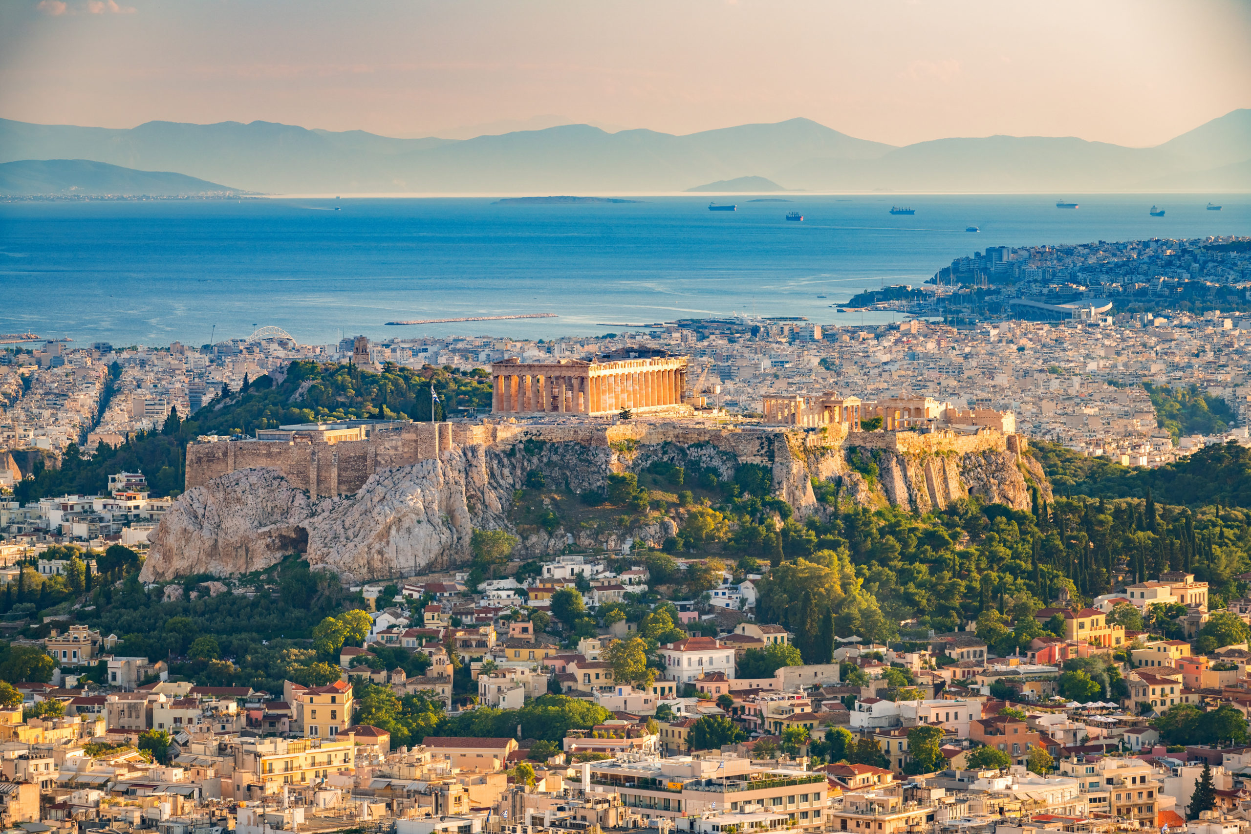 Athènes - capitale de la Grèce Athens-greece-scaled