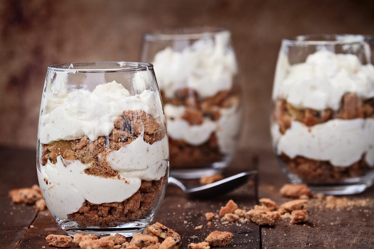 15 Minute Greek Style Dessert Parfaits