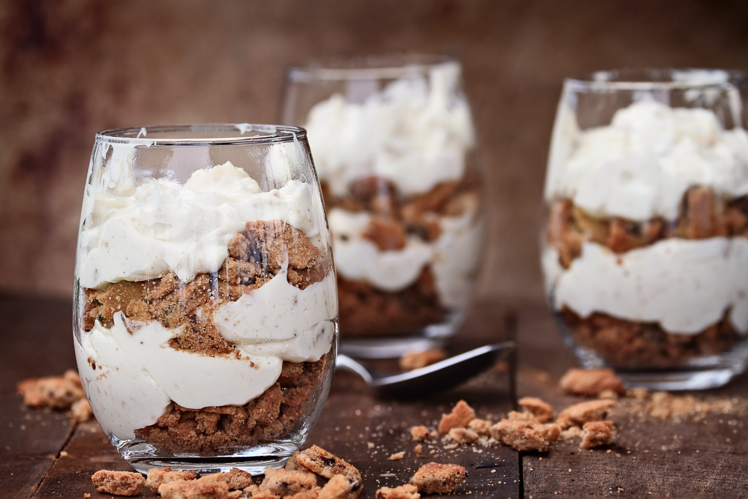how-to-make-a-quick-and-easy-greek-parfait